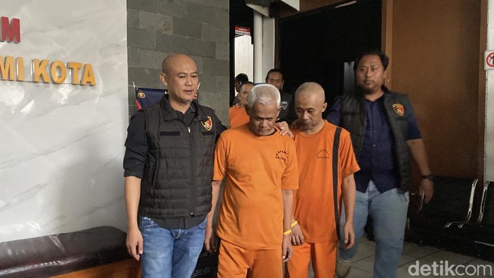 1764241467201-ungkap-kasus-sindikat-pemalsuan-stnk-dan-bpkb-palsu-dalam-aksi-pencurian-mobil-1764219930262_169