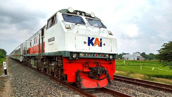 1764327897480-ilustrasi-kereta-api-1740461210294_169