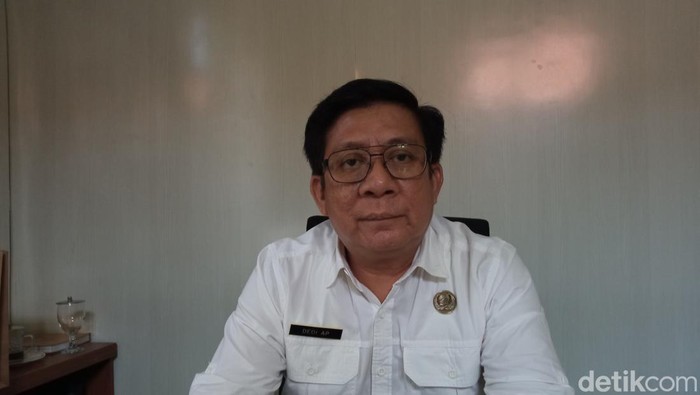 1764349464277-kepala-dlh-indramayu-dedi-agus-permadi-1764329773623_169