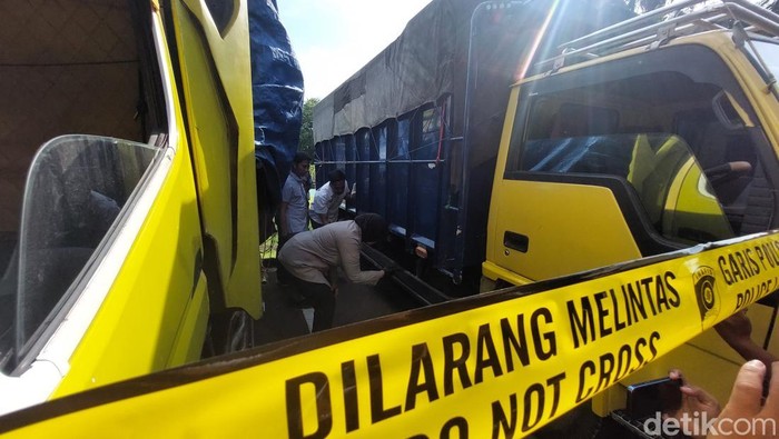 1764349466164-barang-bukti-truk-pengangkut-solar-subsidi-1764329992852_169