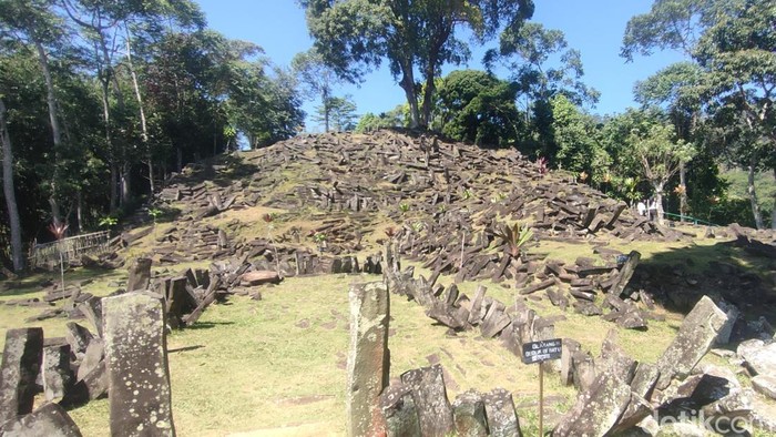 1764392718085-situs-megalitikum-gunung-padang-1754310687175_169