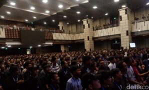 1764479049220-devfest-dipadati-oleh-ribuan-peserta-1764467460613_169