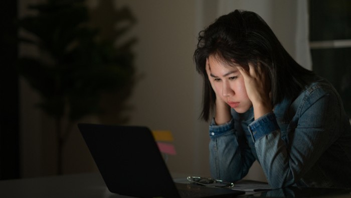 1764479063381-ilustrasi-kesehatan-mental_169