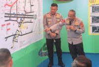 1764695079318-kapolda-jabar-irjen-rudi-setiawan-saat-berada-di-pos-pelayanan-ciater-subang-1764690215215_169