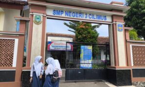 1764695083862-suasana-salah-satu-sekolah-di-kabupaten-kuningan-dan-data-rata-rata-lama-sekolah-di-kuningan-1764663541662_43