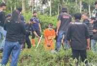 1764824705673-proses-reka-adegan-kasus-penyerangan-seorang-pemuda-di-panawangan-ciamis-yang-melukai-4-orang-hingga-mengakibatkan-satu-orang--1764748675277_169