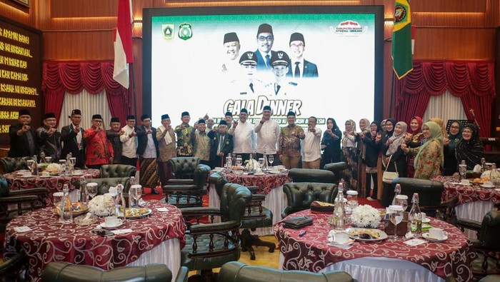 1764932677502-gala-dinner-bupati-bogor-rudy-susmanto-bersama-dpp-dpw-lasqy-nu-1764904557546_169