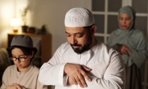 1764975879621-ilustrasi-muslim-salat-1742370339728_169