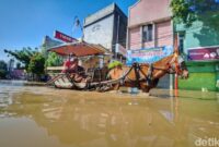 1764997490843-banjir-di-dayeuhkolot-bandung-1764905193576_169