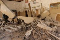 1765083860037-penampakan-sisa-terjangan-banjir-bandang-di-tapanuli-tengah-1764819468820_169