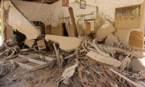 1765083860037-penampakan-sisa-terjangan-banjir-bandang-di-tapanuli-tengah-1764819468820_169