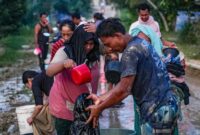 1765083861632-korban-banjir-aceh-tamiang-terpaksa-hidup-dengan-air-parit-1765012464973_169