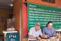 1765105474102-kedai-lontong-medan-di-dipatiukur-kota-bandung-gratiskan-makanan-untuk-mahasiswa-terdampak-bencana-sumatera-1765087887805_169