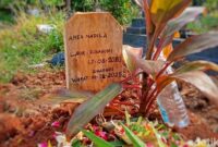 1765105486901-peristirahatan-anes-di-tpu-batu-sapi-palabuhanratu-1765085635312_169