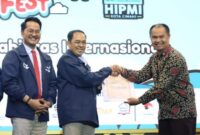 1765127070102-wali-kota-cimahi-ngatiyana-dan-wakil-wali-kota-cimahi-adhitia-yudisthira-saat-peringatan-hari-disabilitas-internasional-1765115883487_43