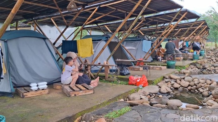 1765170266552-tempat-wisata-kampung-ikan-1765101599152_169