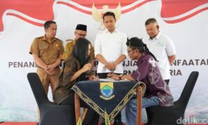 1765191855577-pemerintah-pusat-melalui-bank-tanah-dan-pemerintah-kabupaten-cianjur-telah-menandatangani-perjanjian-pemanfaatan-tanah-eks-hgu-1765178296627_169