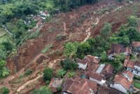 1765191861547-arjasari-bandung-tertimbun-longsor-3-warga-dalam-pencarian-1765014100019_169