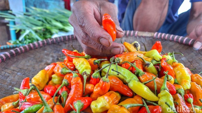 1765191862692-kadisperdagin-kabupaten-bandung-dicky-anugrah-1765165849435_169