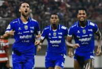 1765191864295-luciano-guaycochea-tampil-impresif-bersama-persib-1764748364369_169