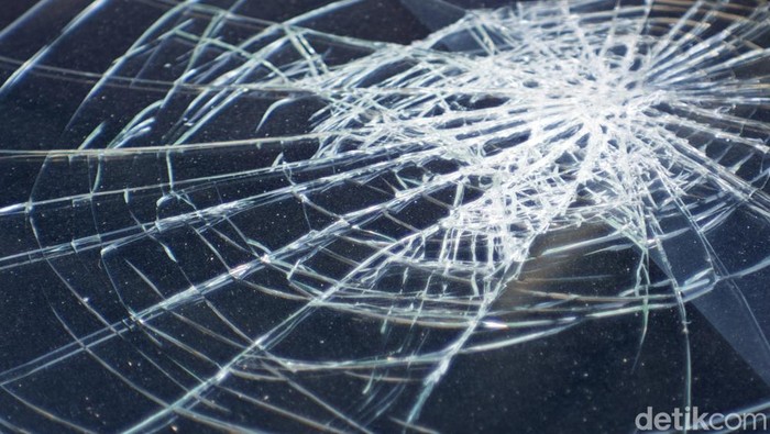 1765256660262-ilustrasi-kecelakaan_169