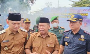 1765256662886-bupati-majalengka-eman-suherman-1765248232536_169