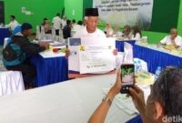 1765278261614-mbah-sugito-penerima-ugr-tol-1765269027033_169