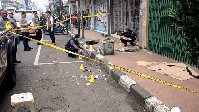 1765278271122-lokasi-penemuan-mayat-di-jalan-otista-kota-bandung-1765247766202_169