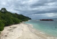 1765278271633-pantai-pasir-putiih-pangandaran-1761715020872