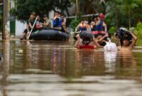 1765343058321-banjir-di-kabupaten-bandung-meluas-1765014507576_169