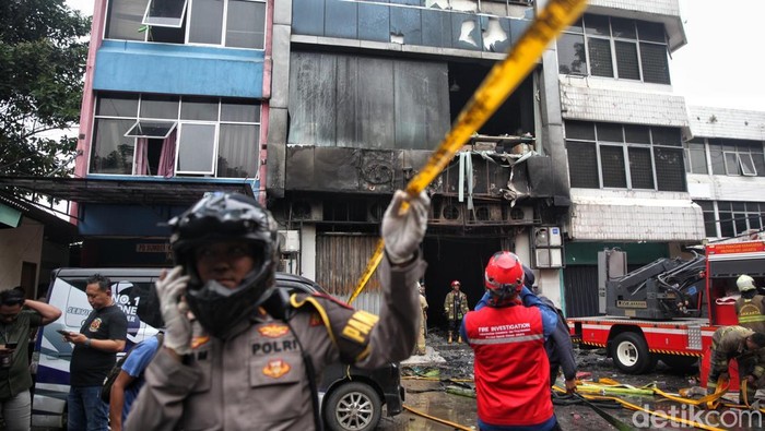 1765343065841-potret-terkini-pascakebakaran-di-cempaka-putih-21-orang-tewas-1765280143317_169