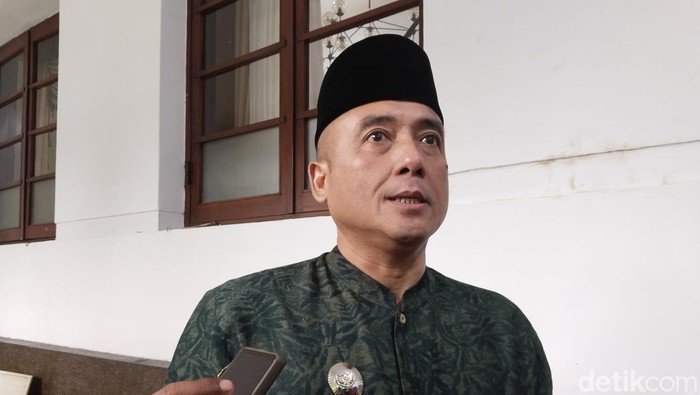 1765364657462-wakil-wali-kota-bandung-erwin-1764906655742_169