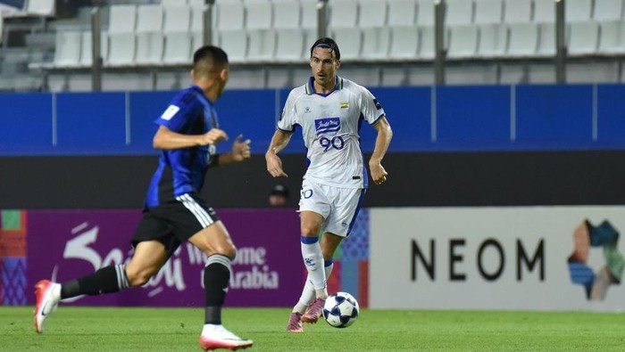 1765364671351-andrew-jung-1762771379677_169