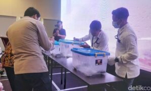 1765451049646-kepala-subdirektorat-pengawasan-pestisida-direktorat-jenderal-prasarana-dan-sarana-pertanian-kementerian-pertanian-budi-hanapi-1765449174320_169