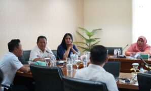 1765451061974-komisi-iv-dprd-kota-bogor-menggelar-rapat-kerja-dengan-dinas-sosial-dinsos-kota-bogor-dengan-agenda-pembahasan-implikasi-data--1765435619350