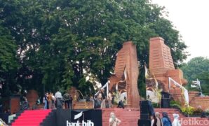 1765559062572-pekan-kebudayaan-jabar-2025-digelar-di-alun-alun-sangkala-buana-kota-cirebon-1765539138262_169