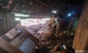 1765559064696-rumah-warga-terdampak-banjir-bandang-1765540965282_169