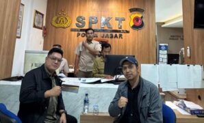 1765602262927-perwakilan-viking-saat-melakukan-pelaporan-ke-polda-jabar-1765505081822_169