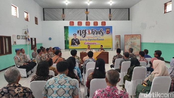 1765623834326-program-ngobras-kapolres-ciamis-bersama-tokoh-lintas-agama-di-kabupaten-ciamis-1765609719154_169