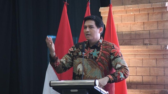 1765623836564-bupati-indramayu-lucky-hakim-1765612803433_169