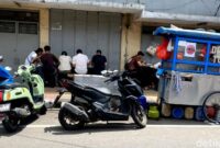 1765623840393-penampakan-terkini-mie-babi-danau-toba-yang-viral-di-jalan-cibadak-kota-bandung-1765606580524_169