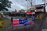 1765775067741-kondisi-jalur-nasional-bagbagan-kiaradua-di-kabupaten-sukabumi-dilaporkan-semakin-parah-1765771015823_169