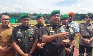 1765796657069-ksad-jenderal-tni-maruli-simanjuntak-saat-ditemui-di-brigif-15-kujang-cimahi-1765778874484_169