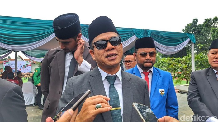 1765796659804-bupati-bandung-dadang-supriatna-1765791371692_169