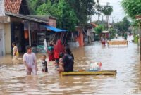 1765796663103-banjir-di-kabupaten-cirebon-1765184257451_169