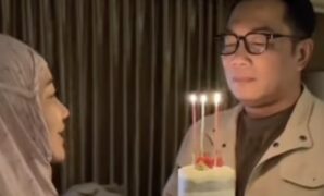 1765796664411-atalia-praratya-jajan-bakso-hingga-beri-kue-ultah-ke-ridwan-kamil-1743147959742_169