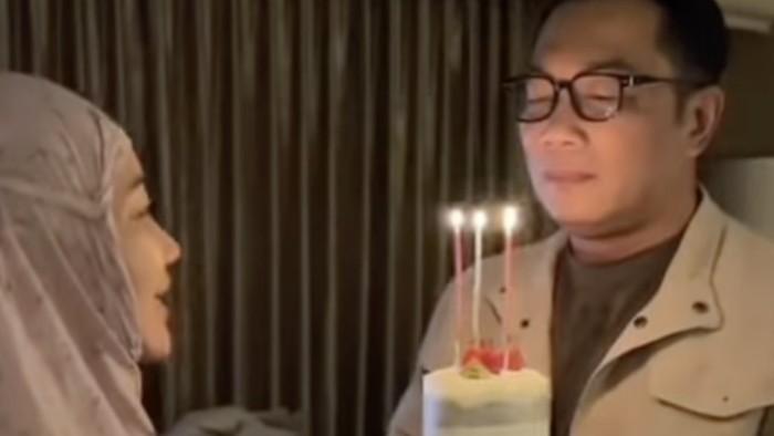 1765796664411-atalia-praratya-jajan-bakso-hingga-beri-kue-ultah-ke-ridwan-kamil-1743147959742_169