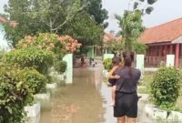 1765796671341-banjir-di-sdn-3-panguragan-kulon-1765782842508_169