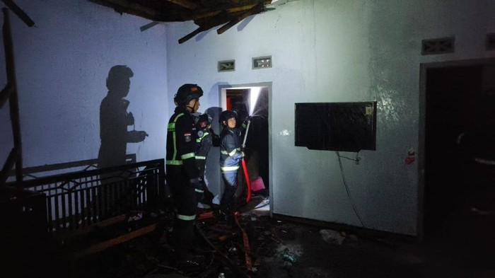 1765861474600-kebakaran-pabrik-tahu-di-kuningan-1765851337769_169