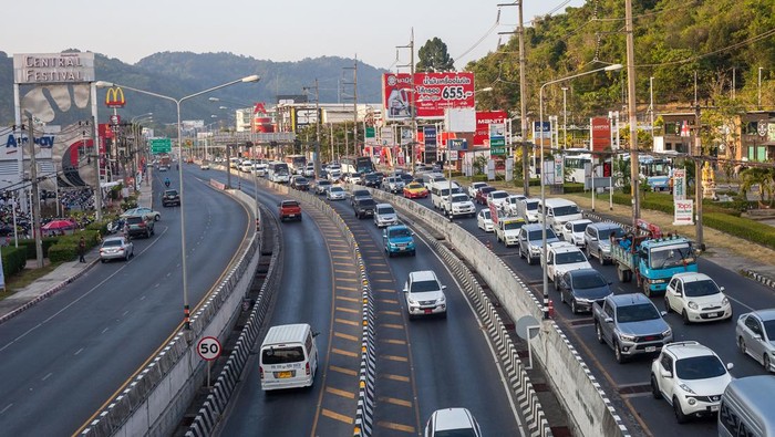 1765883047313-ilustrasi-perjalanan-mudik_169